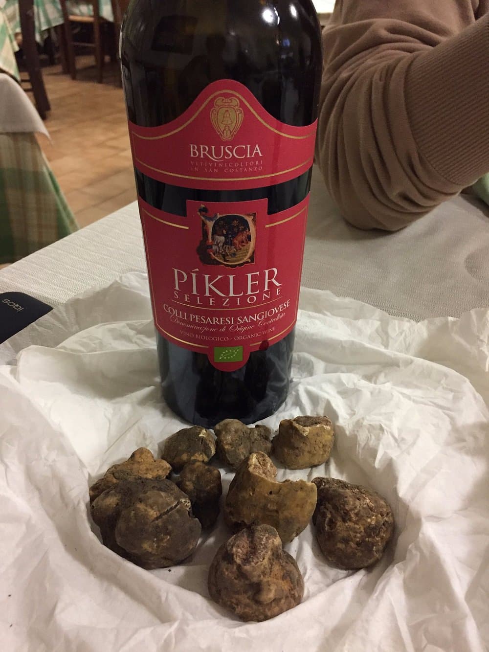 Tartufo bianco e vino del territorio